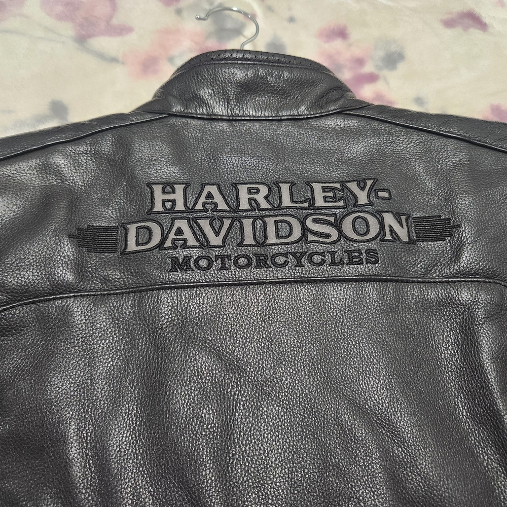 Harley-Davidson Black Bomber Jacket with Iconic Branding